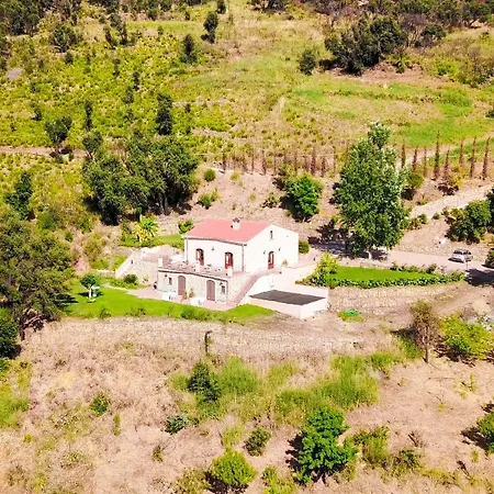 Alojamento de Acomodação e Pequeno-almoço Le Ginestre